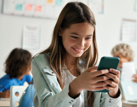 Educadores apoiam possível restrição ao uso de celulares nas escolas